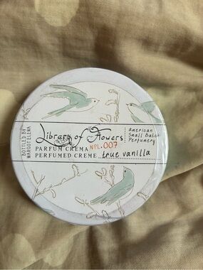 Library of Flowers by Margot elena perfumed Creme delight 2.5oz in true vanilla